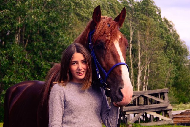 Аня с конем 3
