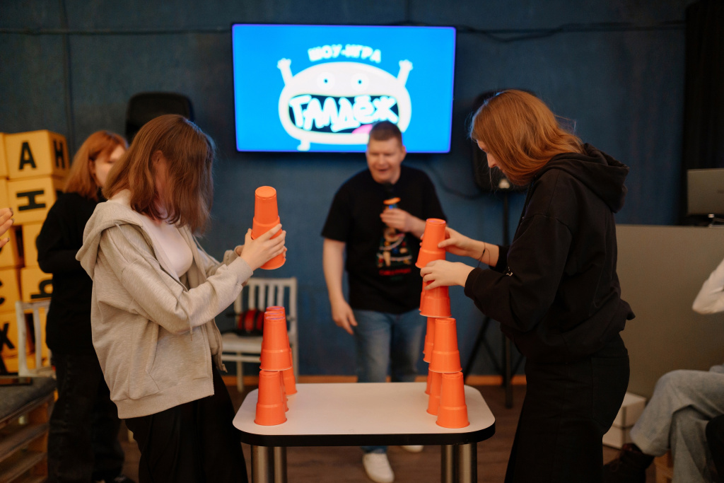 A85L8v1q4H4.jpg A85L8v1q4H4.jpg